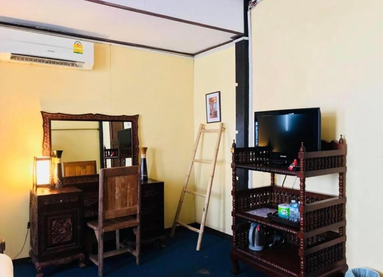 Nearthepark Boutique House Hostel เชียงใหม่ ภายนอก รูปภาพ