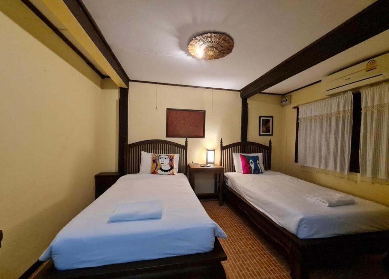 Nearthepark Boutique House Hostel เชียงใหม่ ภายนอก รูปภาพ