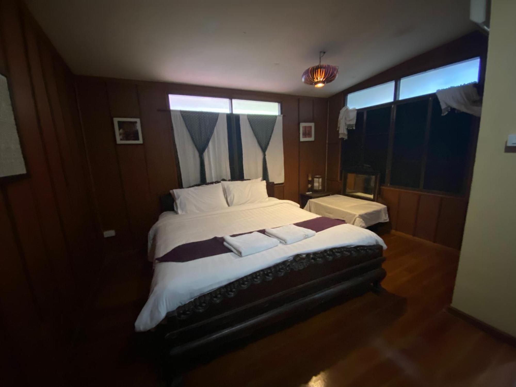 Nearthepark Boutique House Hostel เชียงใหม่ ภายนอก รูปภาพ