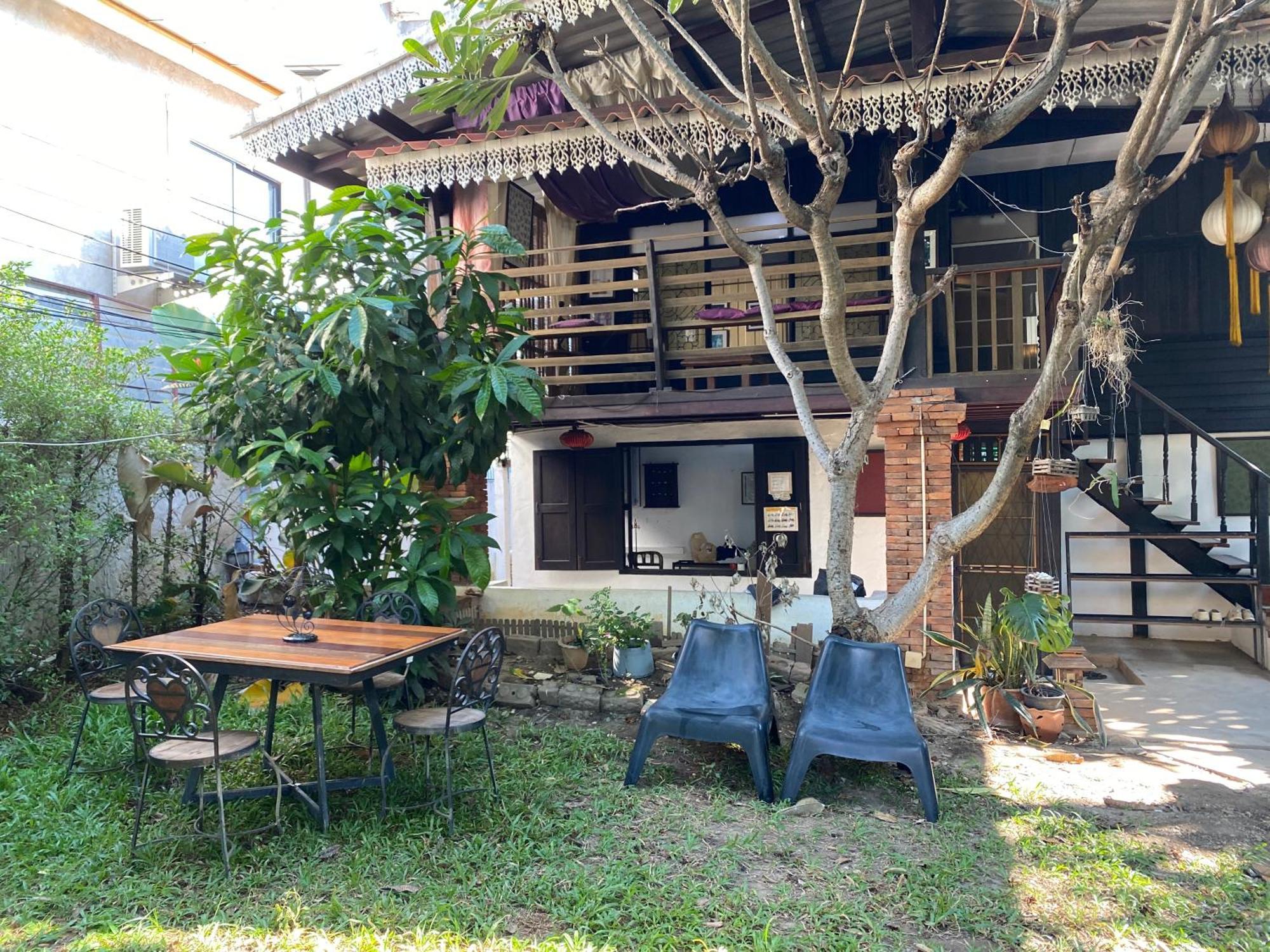 Nearthepark Boutique House Hostel เชียงใหม่ ภายนอก รูปภาพ
